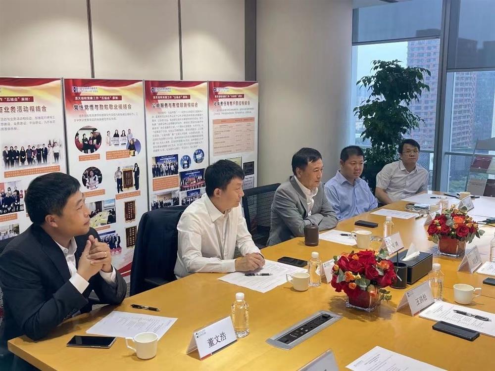 82b6e2965de963664a872cd843390e5